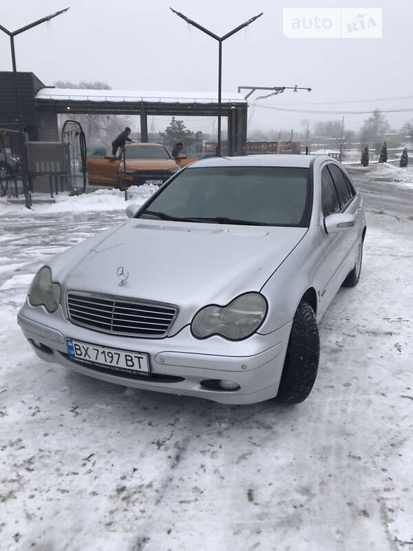 Спойлер Mercedes W203 в стиле AMG