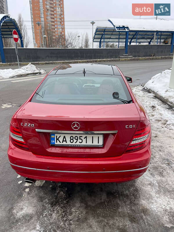 Купе Mercedes-Benz C-Class 2011 в Киеве