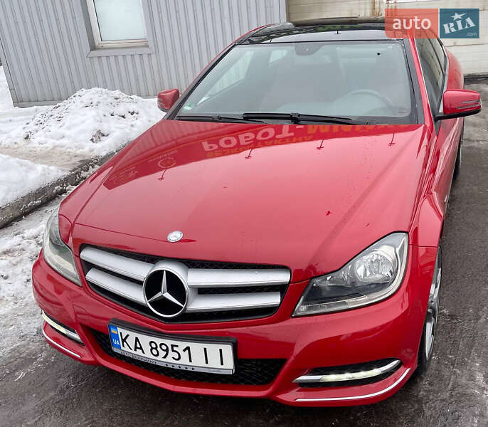 Купе Mercedes-Benz C-Class 2011 в Киеве