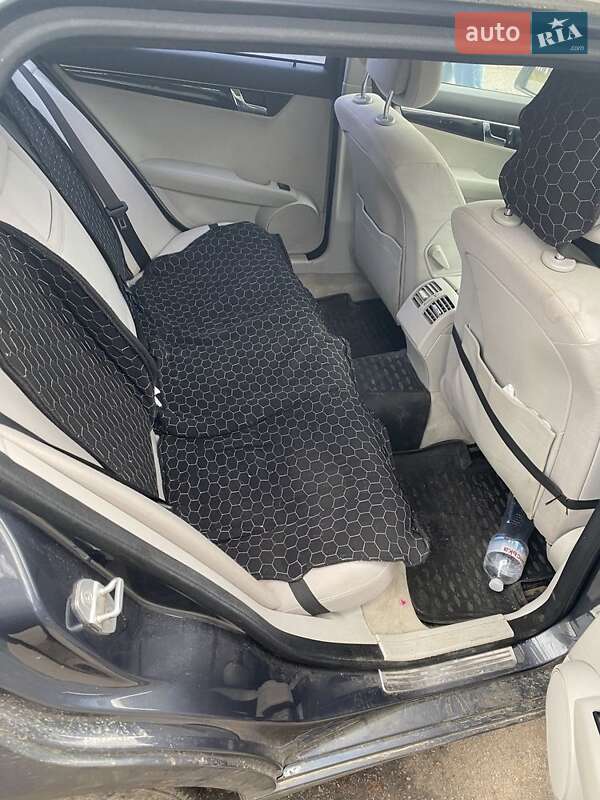 Универсал Mercedes-Benz C-Class 2010 в Киеве