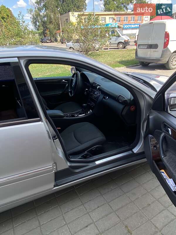 Седан Mercedes-Benz C-Class 2003 в Броварах