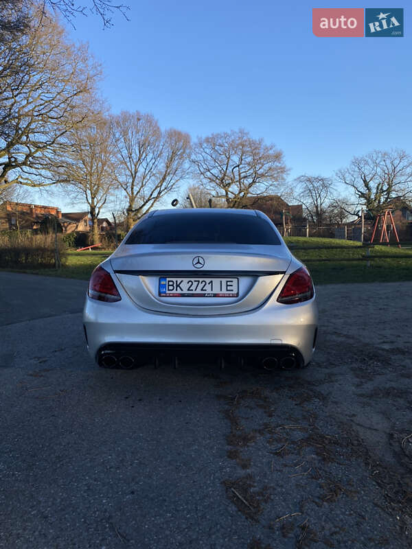 Седан Mercedes-Benz C-Class 2017 в Киеве