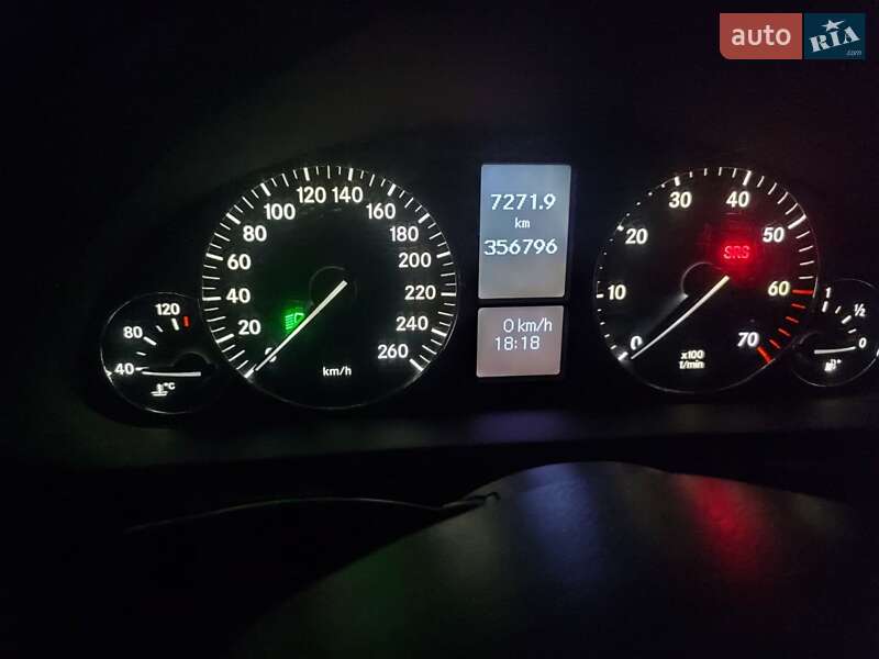 Седан Mercedes-Benz C-Class 2004 в Шполе