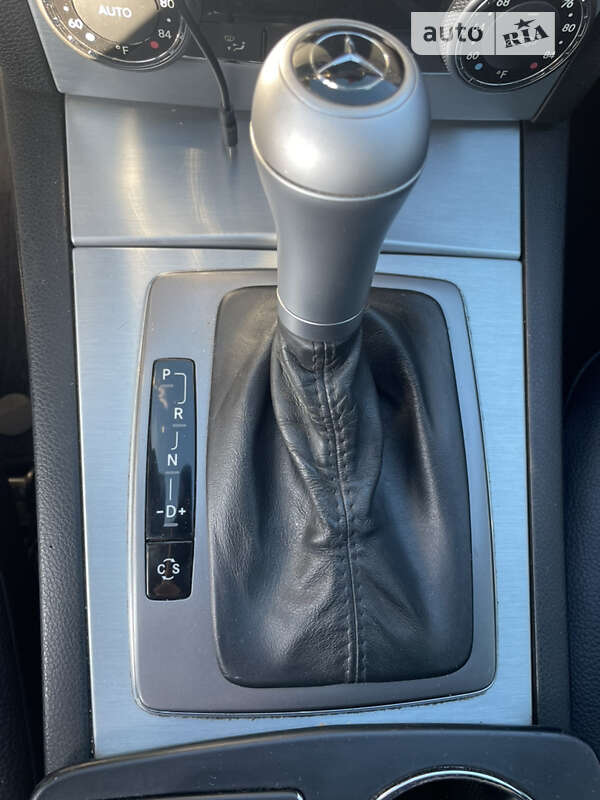 Седан Mercedes-Benz C-Class 2008 в Николаеве