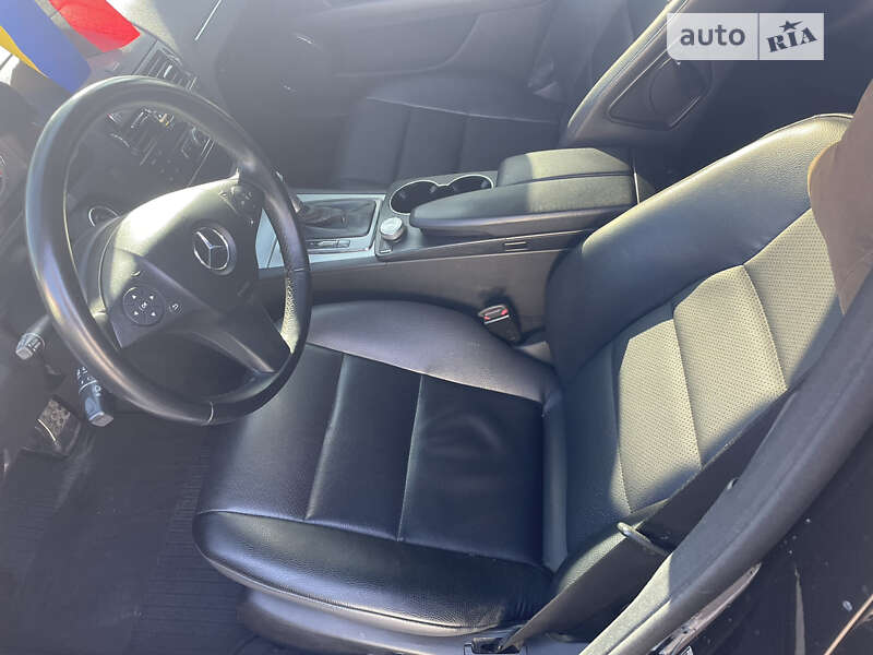 Седан Mercedes-Benz C-Class 2008 в Николаеве