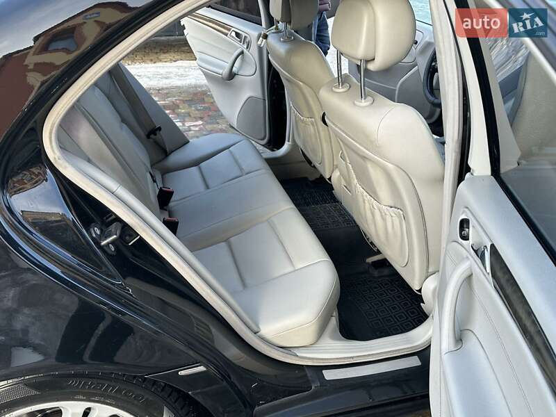 Седан Mercedes-Benz C-Class 2007 в Тернополе