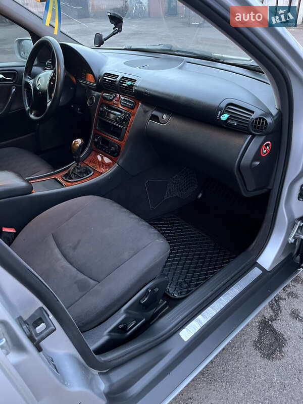 Универсал Mercedes-Benz C-Class 2001 в Рокитном