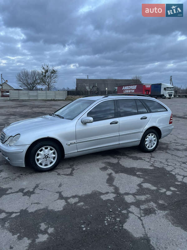 Универсал Mercedes-Benz C-Class 2001 в Рокитном