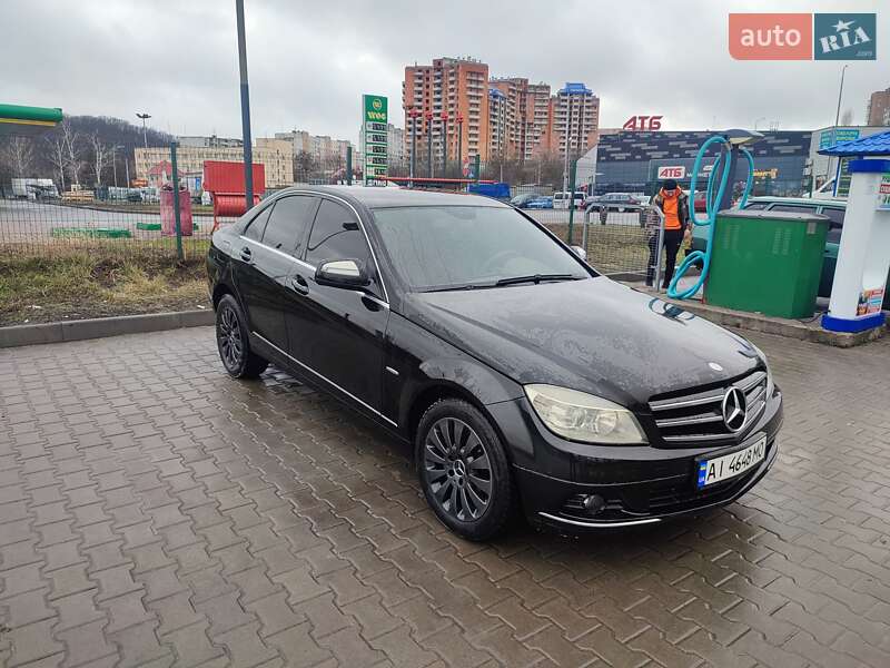 Седан Mercedes-Benz C-Class 2007 в Обухове