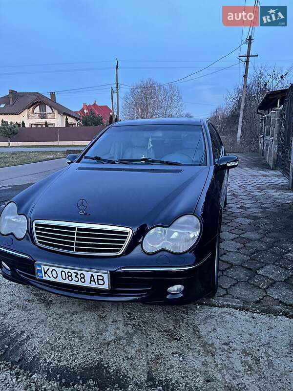Седан Mercedes-Benz C-Class 2001 в Ужгороде
