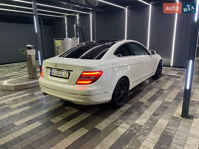 Купе Mercedes-Benz C-Class 2011 в Ужгороде