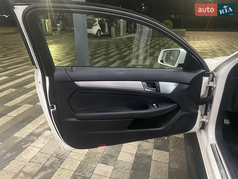 Купе Mercedes-Benz C-Class 2011 в Ужгороде
