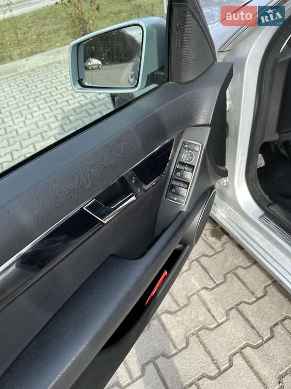 Седан Mercedes-Benz C-Class 2010 в Виннице