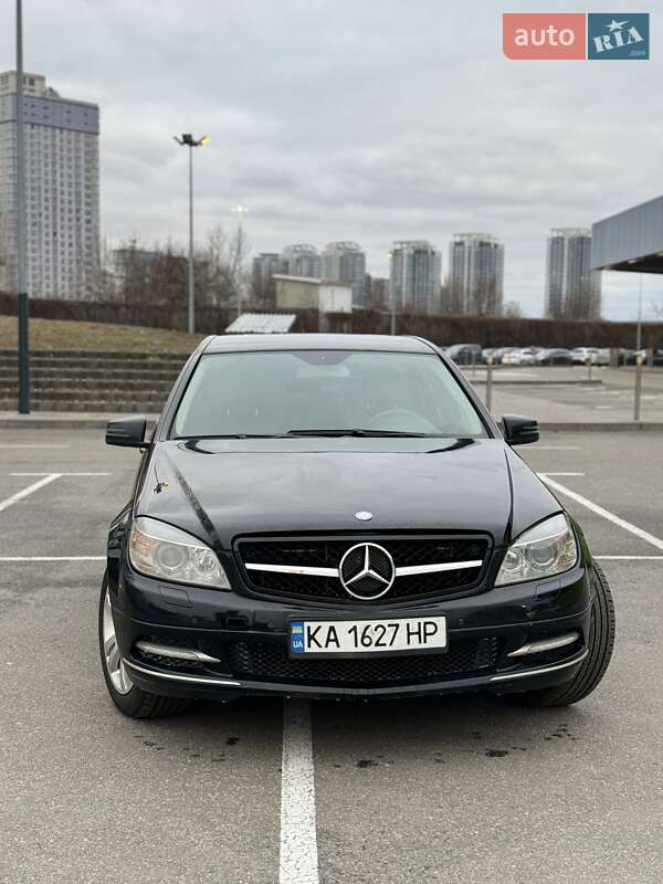 Седан Mercedes-Benz C-Class 2010 в Киеве