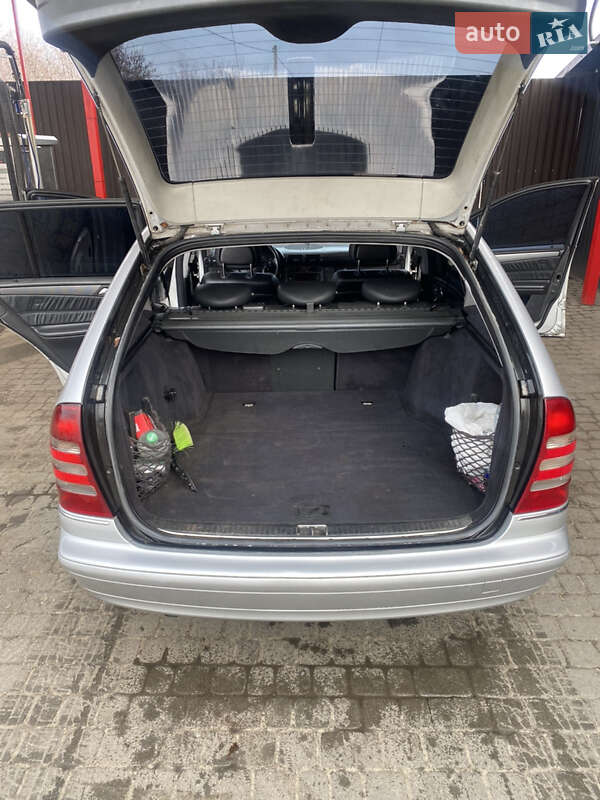 Универсал Mercedes-Benz C-Class 2003 в Яворове