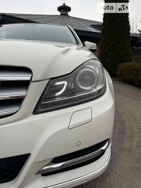 Седан Mercedes-Benz C-Class 2012 в Львове