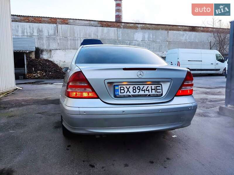 Седан Mercedes-Benz C-Class 2004 в Староконстантинове