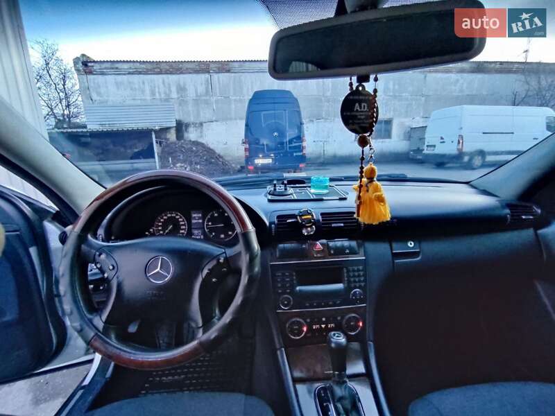 Седан Mercedes-Benz C-Class 2004 в Староконстантинове