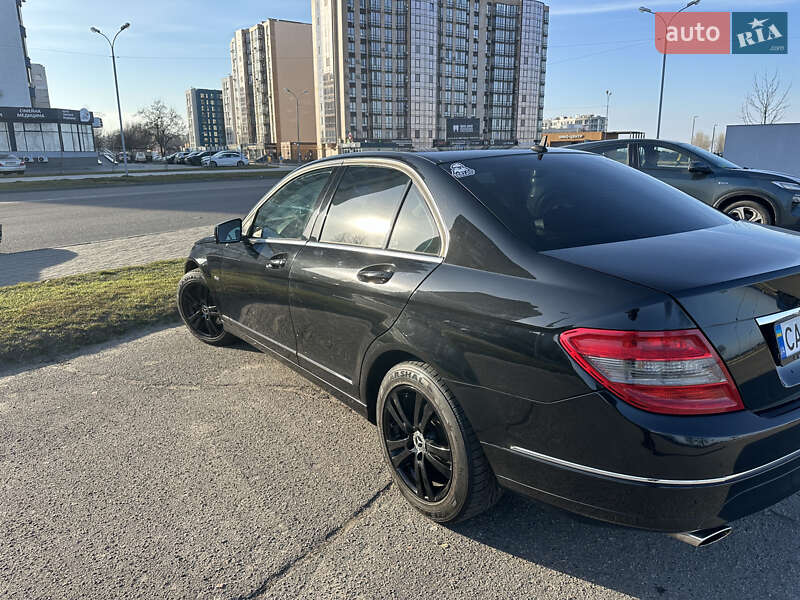 Седан Mercedes-Benz C-Class 2010 в Черкассах