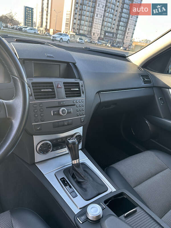 Седан Mercedes-Benz C-Class 2010 в Черкассах