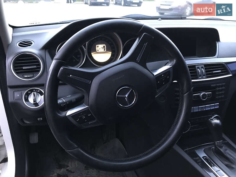 Седан Mercedes-Benz C-Class 2011 в Запорожье