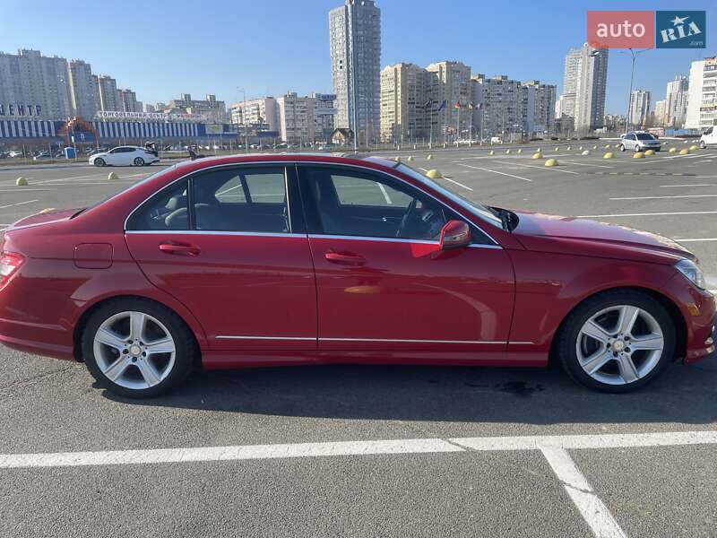 Седан Mercedes-Benz C-Class 2011 в Киеве
