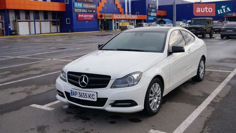 Mercedes-Benz C-Class 2011