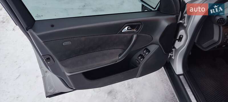 Седан Mercedes-Benz C-Class 2003 в Виннице