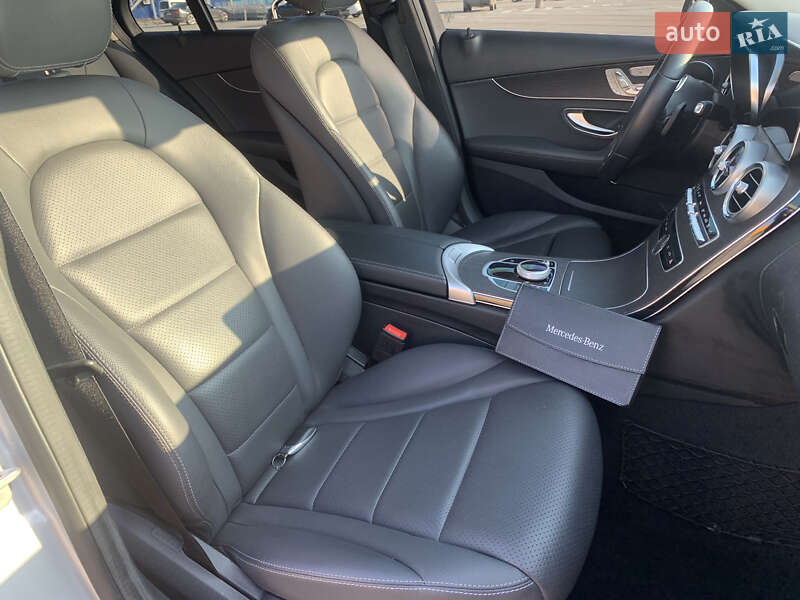 Седан Mercedes-Benz C-Class 2020 в Черновцах