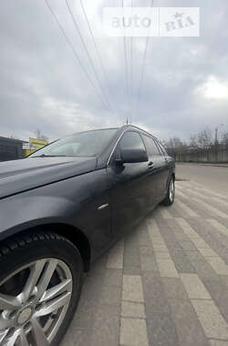 Універсал Mercedes-Benz C-Class 2010 в Львові