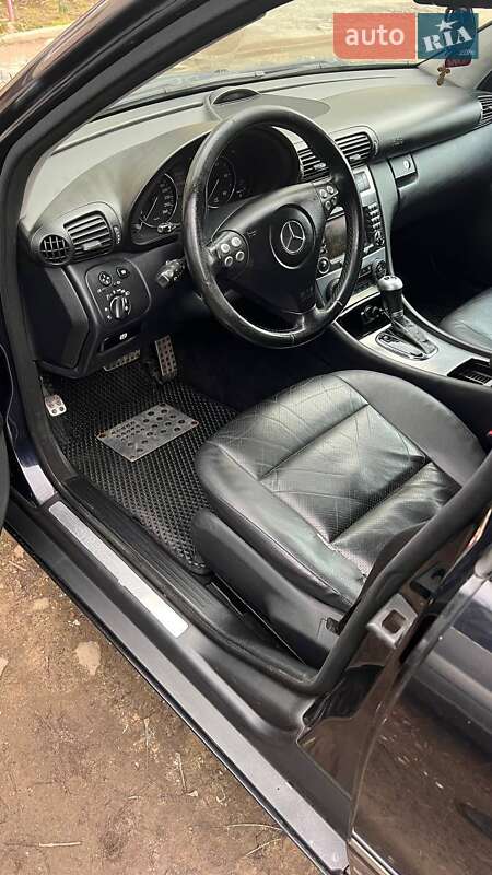 Универсал Mercedes-Benz C-Class 2005 в Ровно