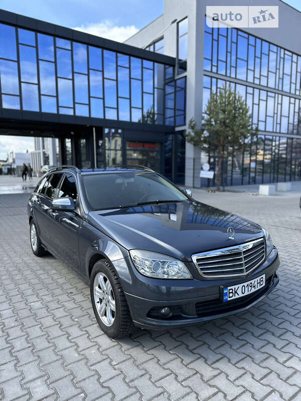 Універсал Mercedes-Benz C-Class 2008 в Рівному