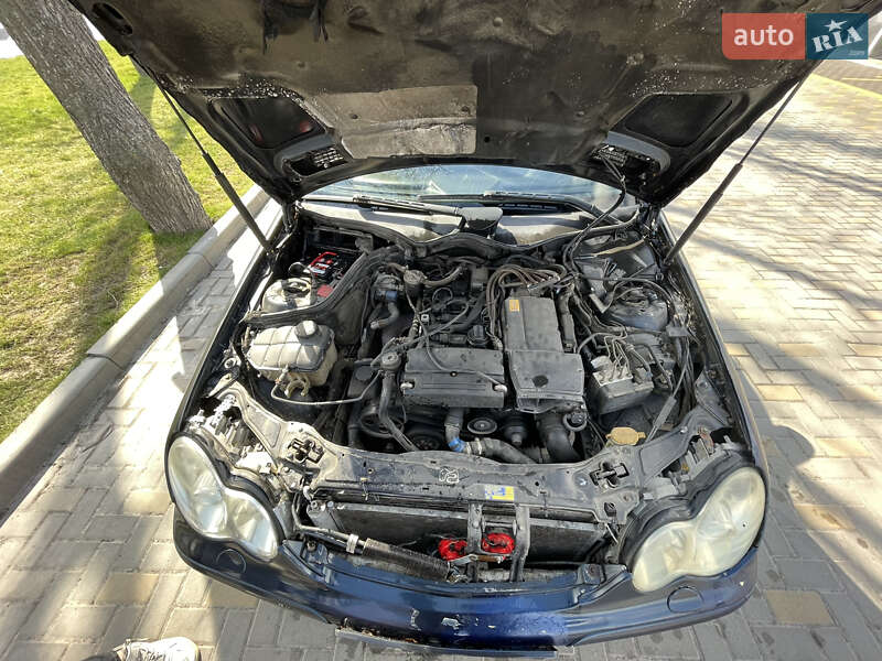 Седан Mercedes-Benz C-Class 2004 в Вінниці