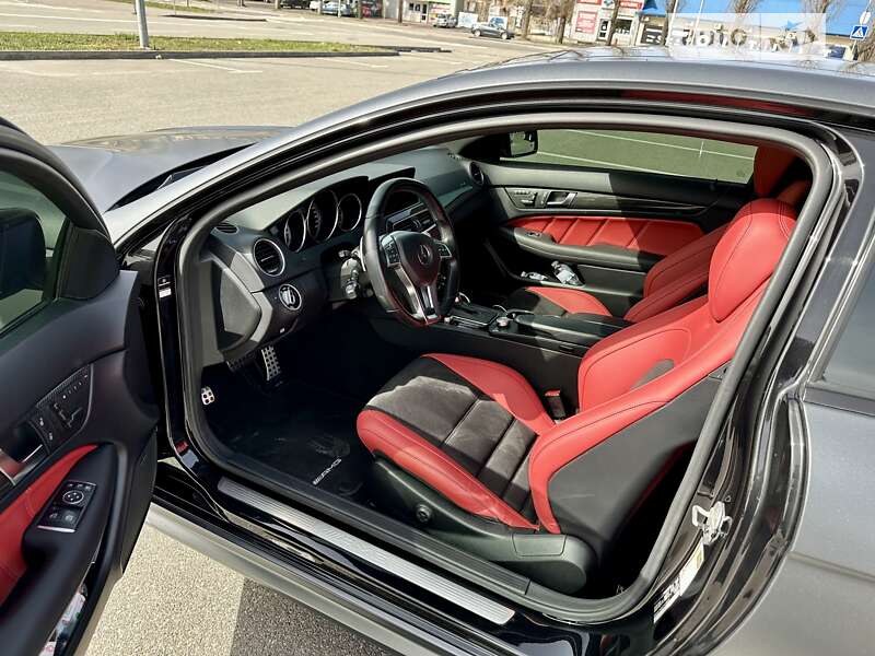 Купе Mercedes-Benz C-Class 2011 в Киеве