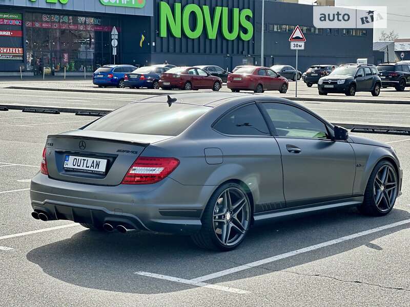 Купе Mercedes-Benz C-Class 2011 в Киеве