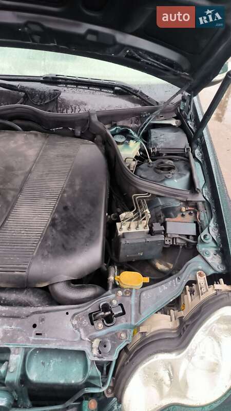 Седан Mercedes-Benz C-Class 2004 в Житомире