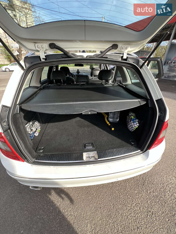 Універсал Mercedes-Benz C-Class 2010 в Шептицькому
