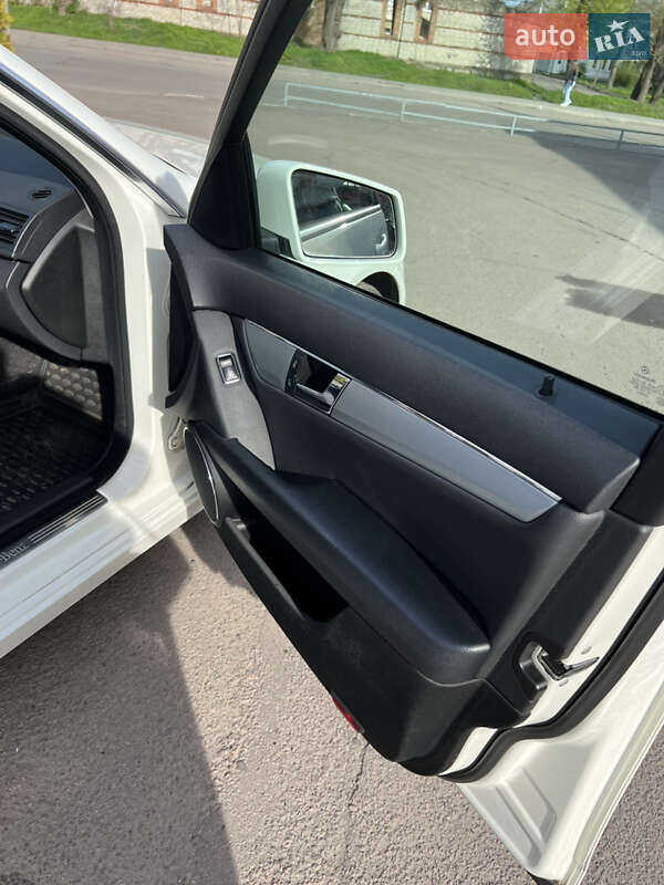 Універсал Mercedes-Benz C-Class 2010 в Шептицькому