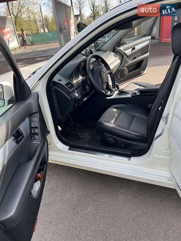 Універсал Mercedes-Benz C-Class 2010 в Шептицькому