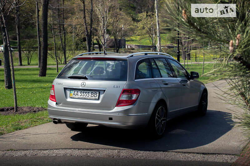 Універсал Mercedes-Benz C-Class 2008 в Києві