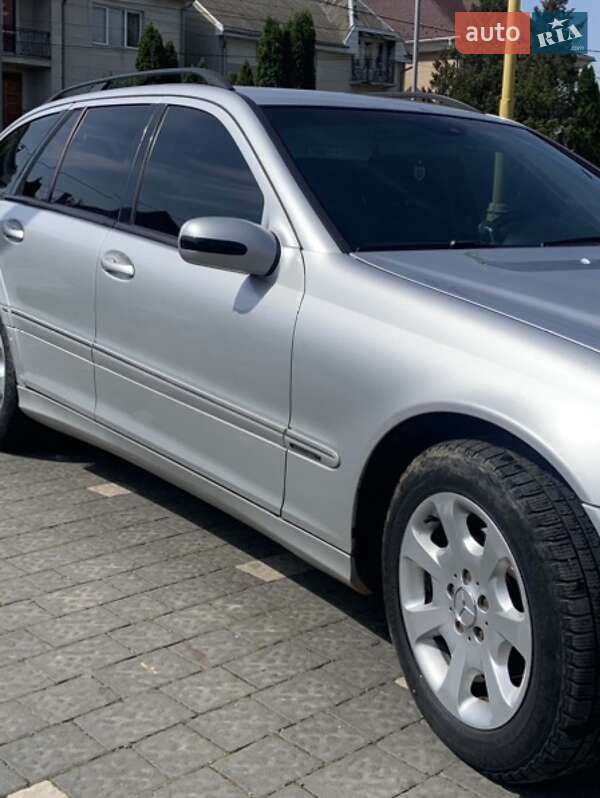 Универсал Mercedes-Benz C-Class 2003 в Ужгороде