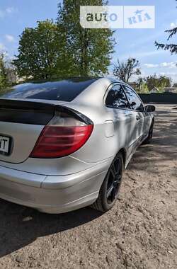 Купе Mercedes-Benz C-Class 2002 в 