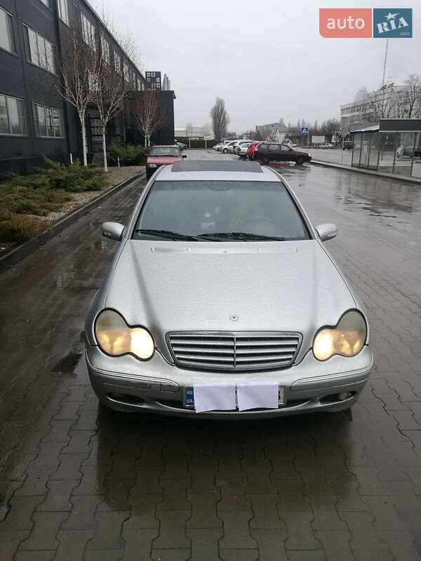 Седан Mercedes-Benz C-Class 2001 в Белой Церкви фото 17 Седан Mercedes-Benz C-Class 2001 в Белой Церкви
