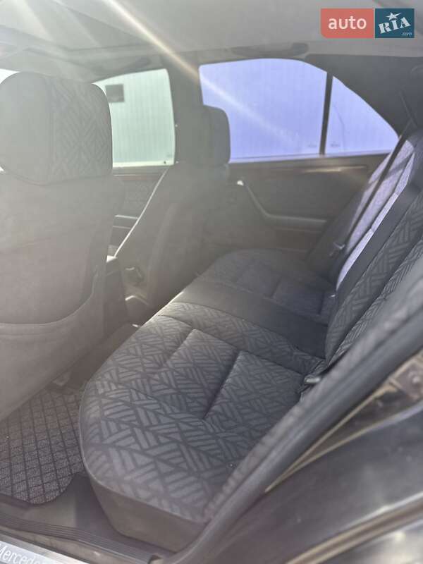 Седан Mercedes-Benz C-Class 1994 в Одесі