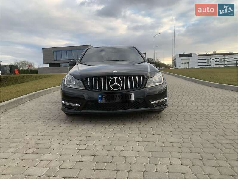 Седан Mercedes-Benz C-Class 2014 в Львове