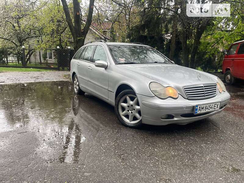 Универсал Mercedes-Benz C-Class 2002 в Житомире