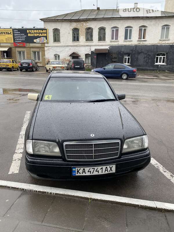 Седан Mercedes-Benz C-Class 1996 в Киеве