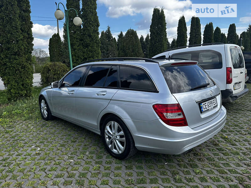 Універсал Mercedes-Benz C-Class 2011 в Чернівцях