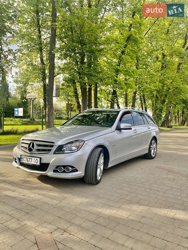 Универсал Mercedes-Benz C-Class 2011 в Стрые