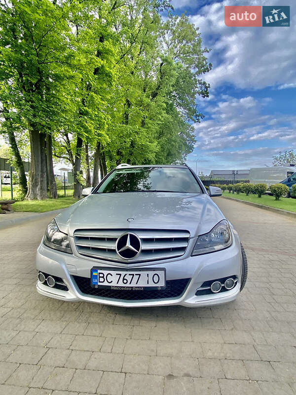 Универсал Mercedes-Benz C-Class 2011 в Стрые